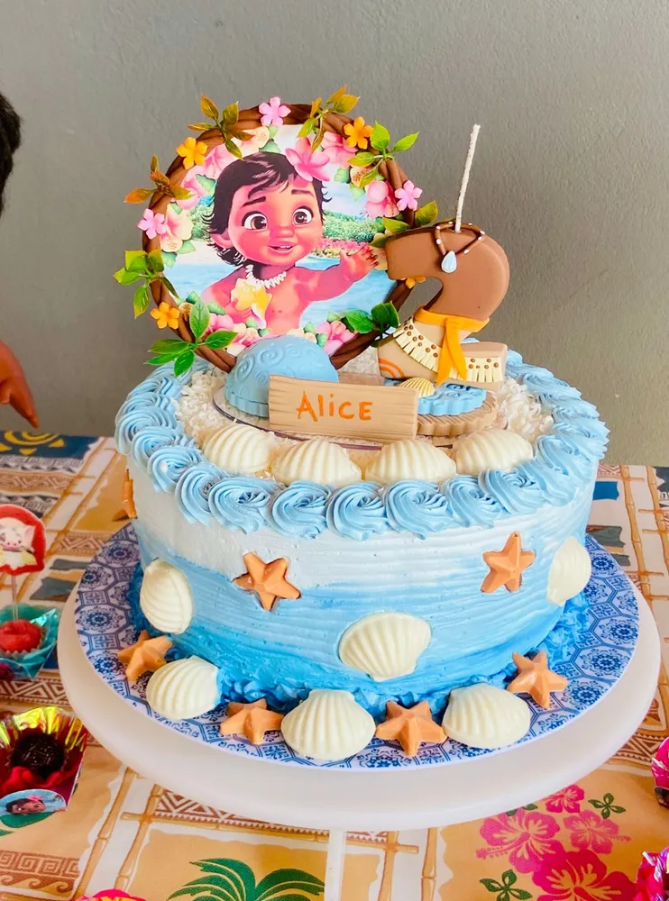 Bolo personalizado com tema Moana